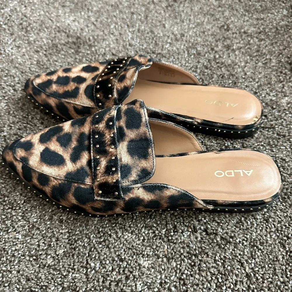 ALDO Leopard Print Studded Mules sz 8